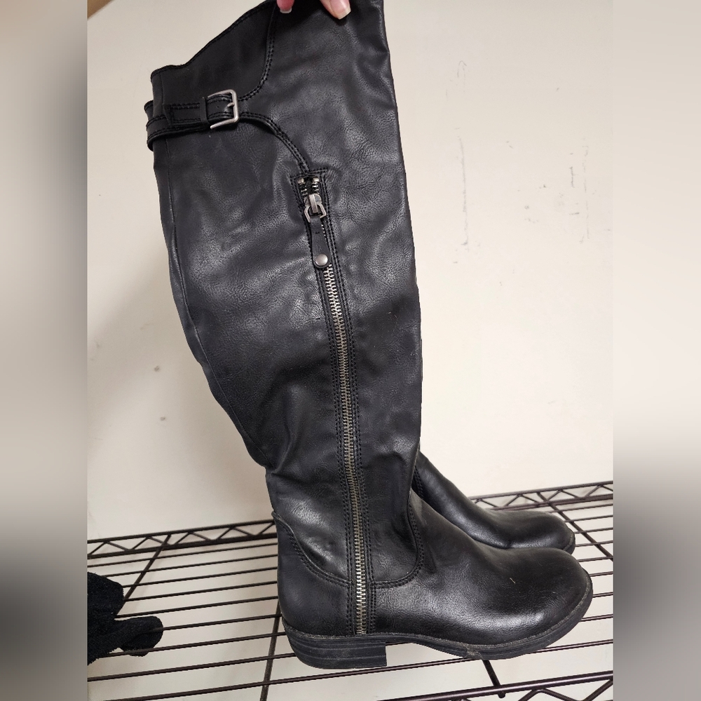 Black Leather Knee-High Boots